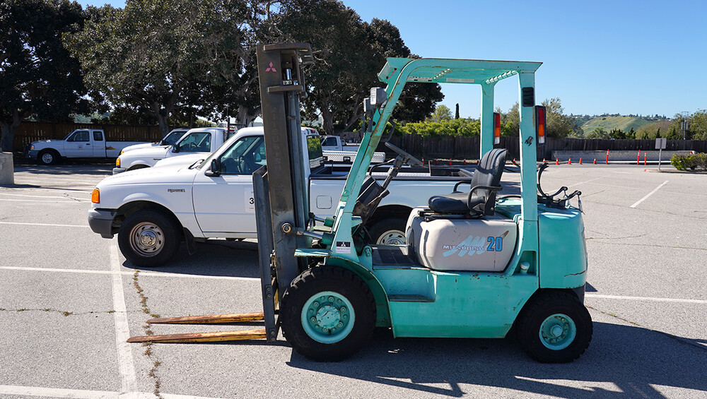 surplus auction photo 2