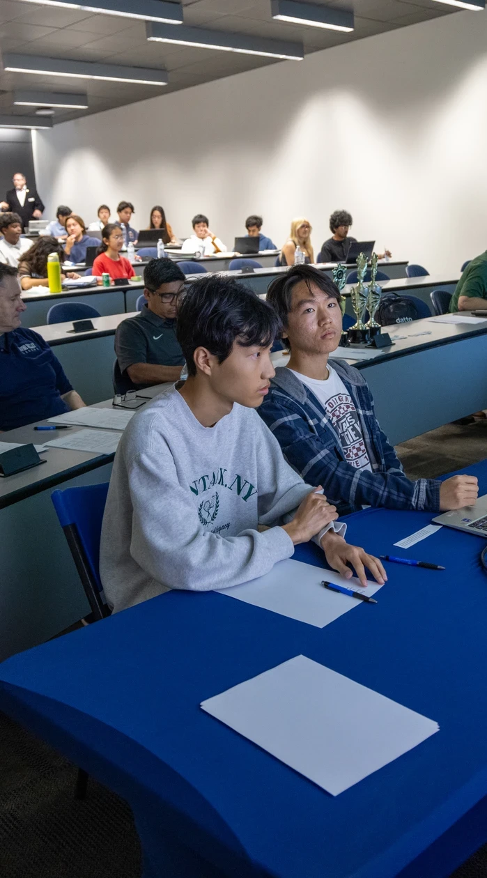 IVC Students & community at computers